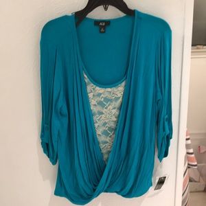 🦋NWT beautifully designed blouse XL🦋
